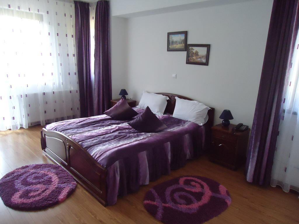 Pensiunea Geona Poiana Teiului Quarto foto