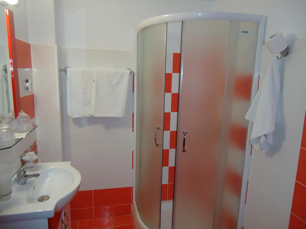 Pensiunea Geona Poiana Teiului Quarto foto