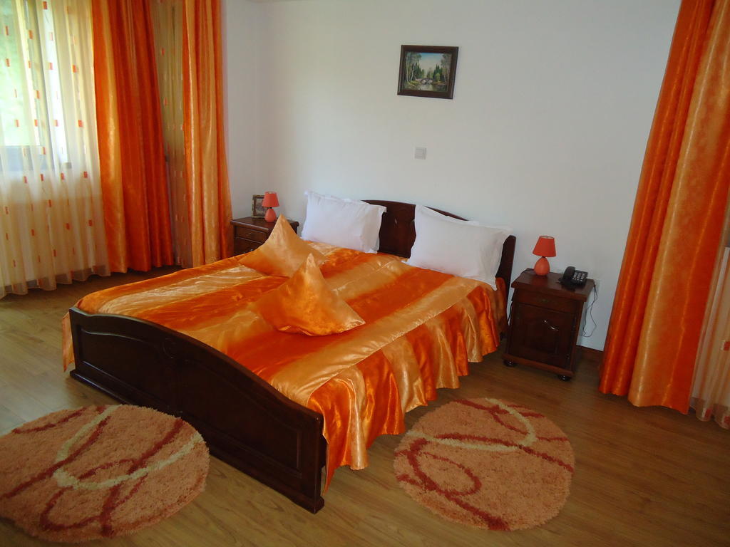 Pensiunea Geona Poiana Teiului Quarto foto
